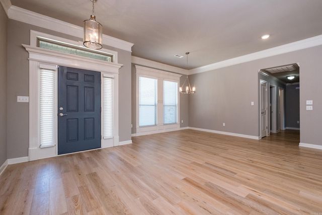 12 Majestic Court, Maumelle, AR 72113