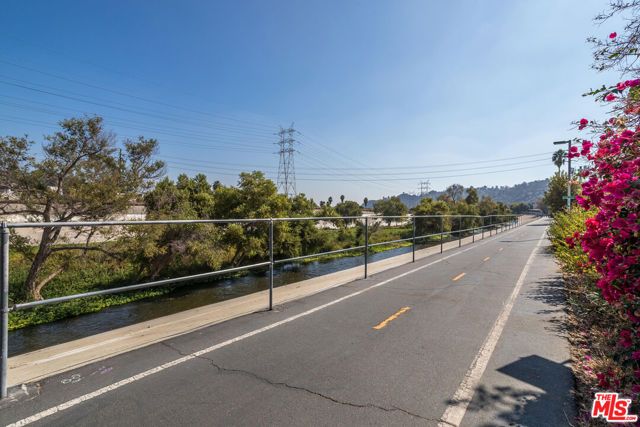 2660 Newell Street, Los Angeles, CA 90039