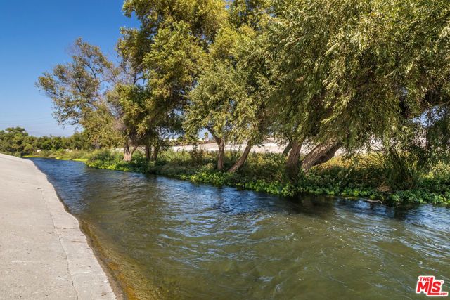 2660 Newell Street, Los Angeles, CA 90039