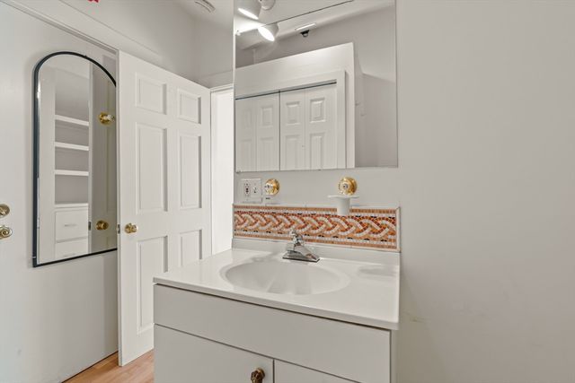 35 Nonantum St C, Boston, MA 02135