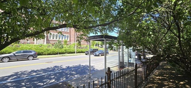 35 Nonantum St C, Boston, MA 02135