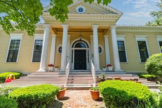 35 Nonantum St C, Boston, MA 02135