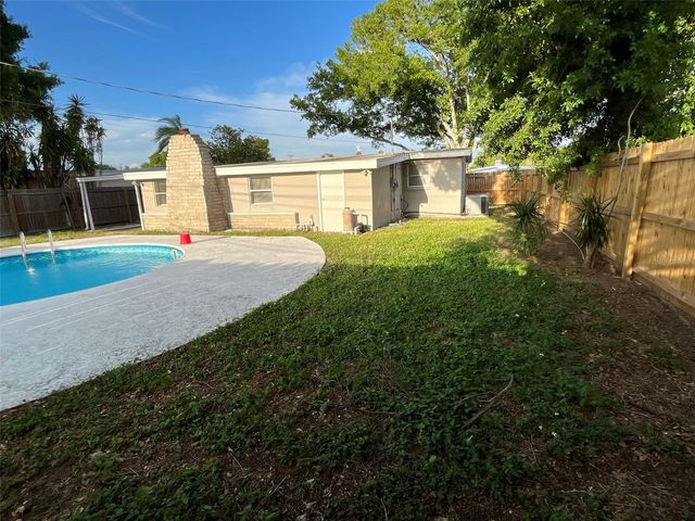 9596 GROVELAND STREET, Seminole, FL 33772