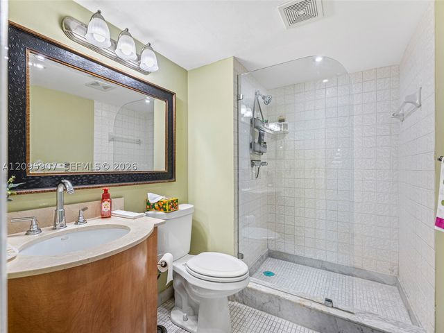 9820 S Hollybrook Lake Dr 208, Pembroke Pines, FL 33025