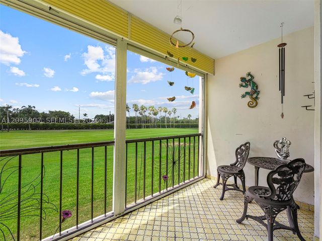 9820 S Hollybrook Lake Dr 208, Pembroke Pines, FL 33025