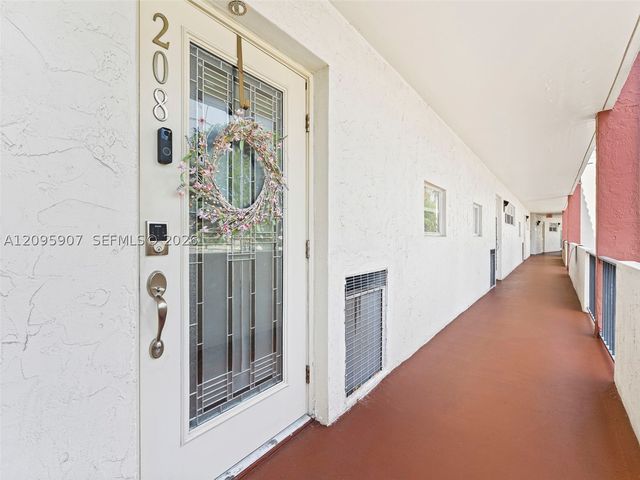 9820 S Hollybrook Lake Dr 208, Pembroke Pines, FL 33025