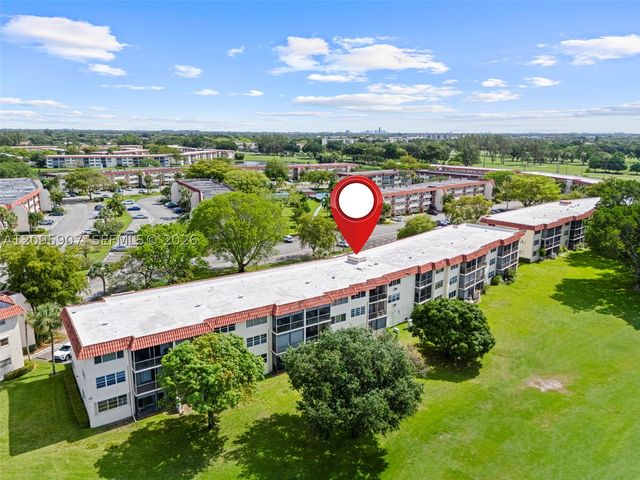 9820 S Hollybrook Lake Dr 208, Pembroke Pines, FL 33025