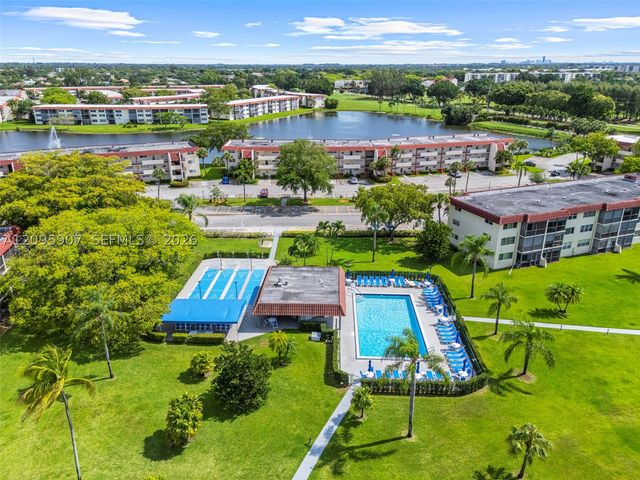 9820 S Hollybrook Lake Dr 208, Pembroke Pines, FL 33025