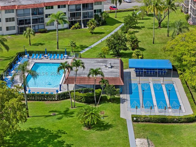 9820 S Hollybrook Lake Dr 208, Pembroke Pines, FL 33025