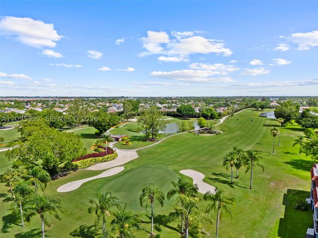 9820 S Hollybrook Lake Dr 208, Pembroke Pines, FL 33025