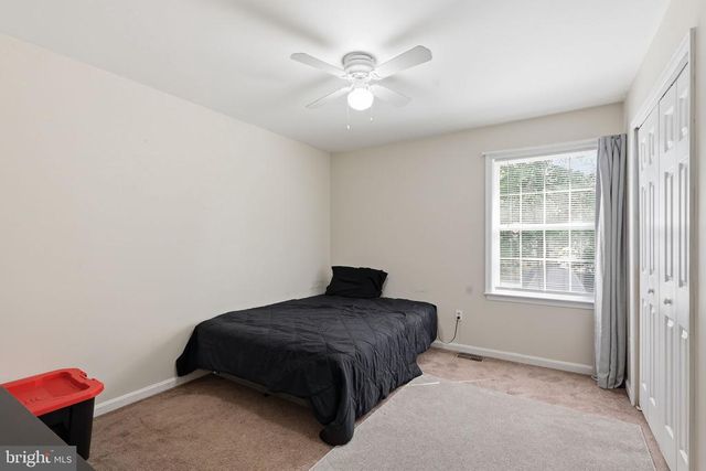 10106 S FULTON DR, Fredericksburg, VA 22408