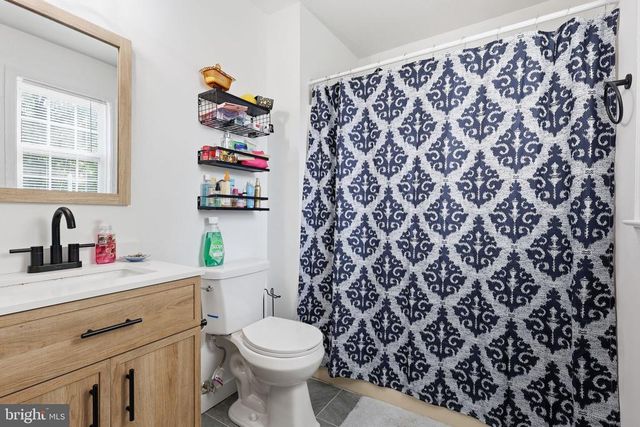 10106 S FULTON DR, Fredericksburg, VA 22408