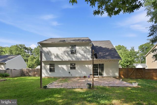 10106 S FULTON DR, Fredericksburg, VA 22408