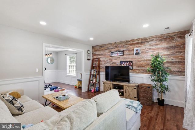 10106 S FULTON DR, Fredericksburg, VA 22408