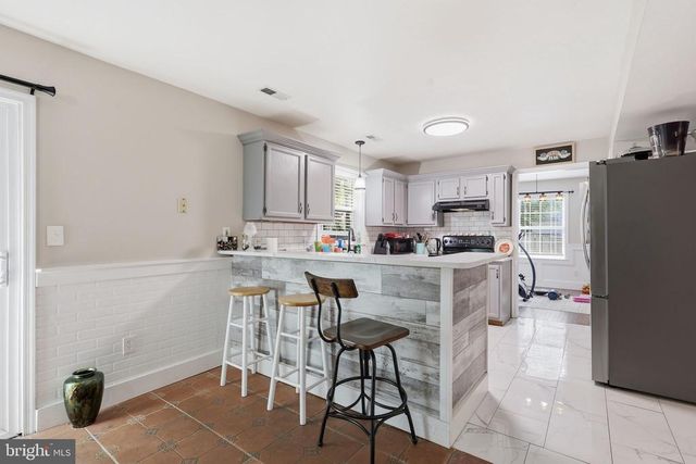 10106 S FULTON DR, Fredericksburg, VA 22408
