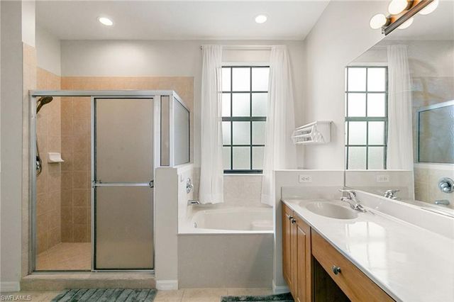 15068 Summit Place CIR, Naples, FL 34119