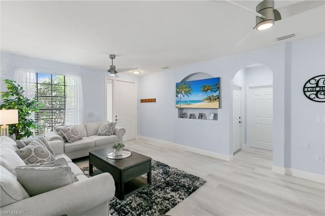 15068 Summit Place CIR, Naples, FL 34119