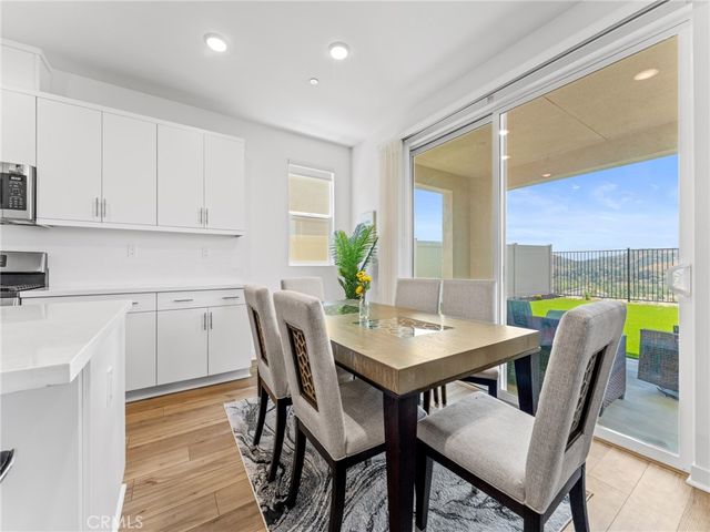 598 Meadowood, Fallbrook, CA 92028