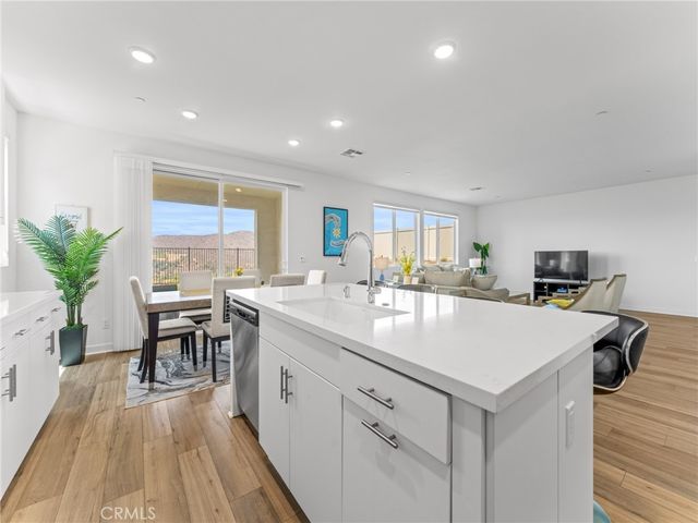 598 Meadowood, Fallbrook, CA 92028