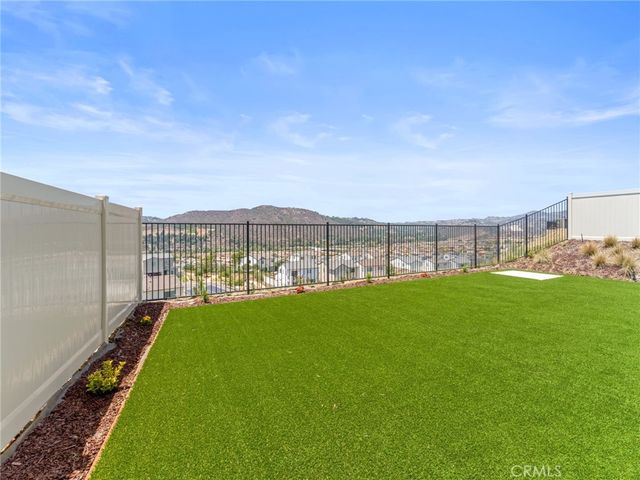 598 Meadowood, Fallbrook, CA 92028