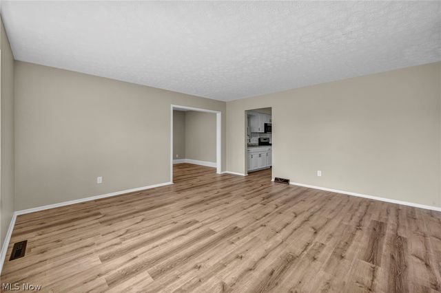 5863 Kimberly Drive, Bedford Heights, OH 44146