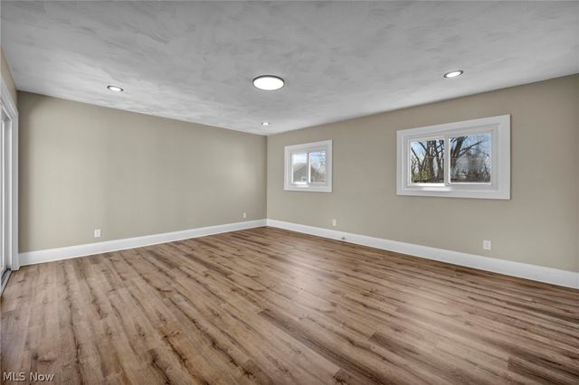 5863 Kimberly Drive, Bedford Heights, OH 44146
