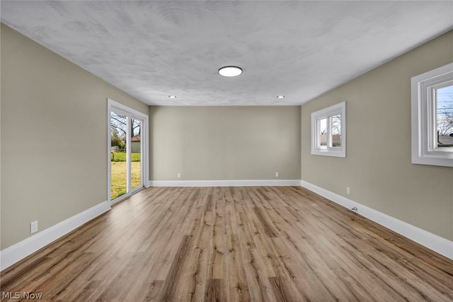 5863 Kimberly Drive, Bedford Heights, OH 44146