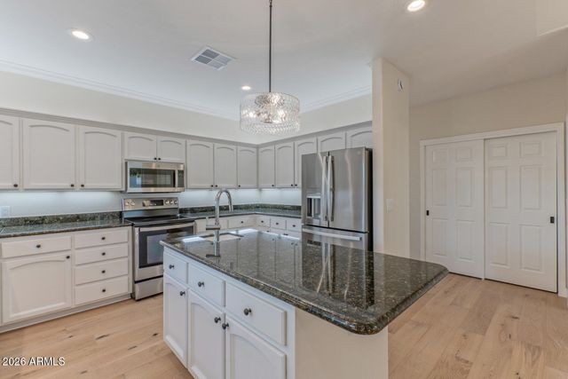 10125 E CARON Street, Scottsdale, AZ 85258