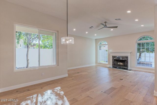 10125 E CARON Street, Scottsdale, AZ 85258