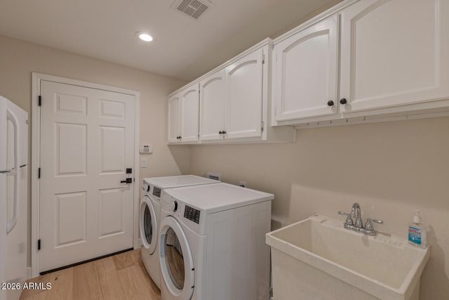 10125 E CARON Street, Scottsdale, AZ 85258