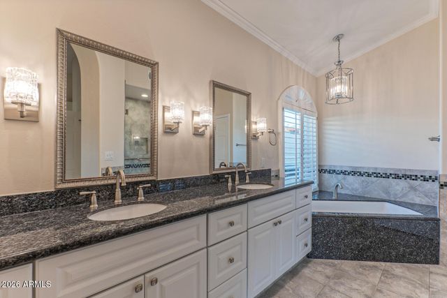 10125 E CARON Street, Scottsdale, AZ 85258