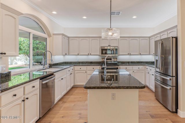 10125 E CARON Street, Scottsdale, AZ 85258