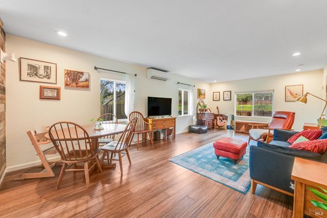 2103 Bodega Ave, Petaluma, CA 94952