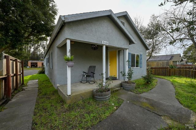2103 Bodega Ave, Petaluma, CA 94952
