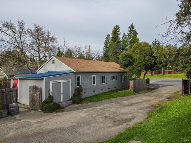 2103 Bodega Ave, Petaluma, CA 94952