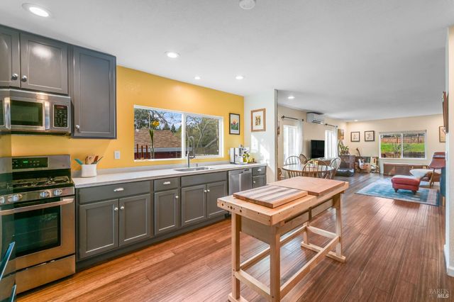 2103 Bodega Ave, Petaluma, CA 94952