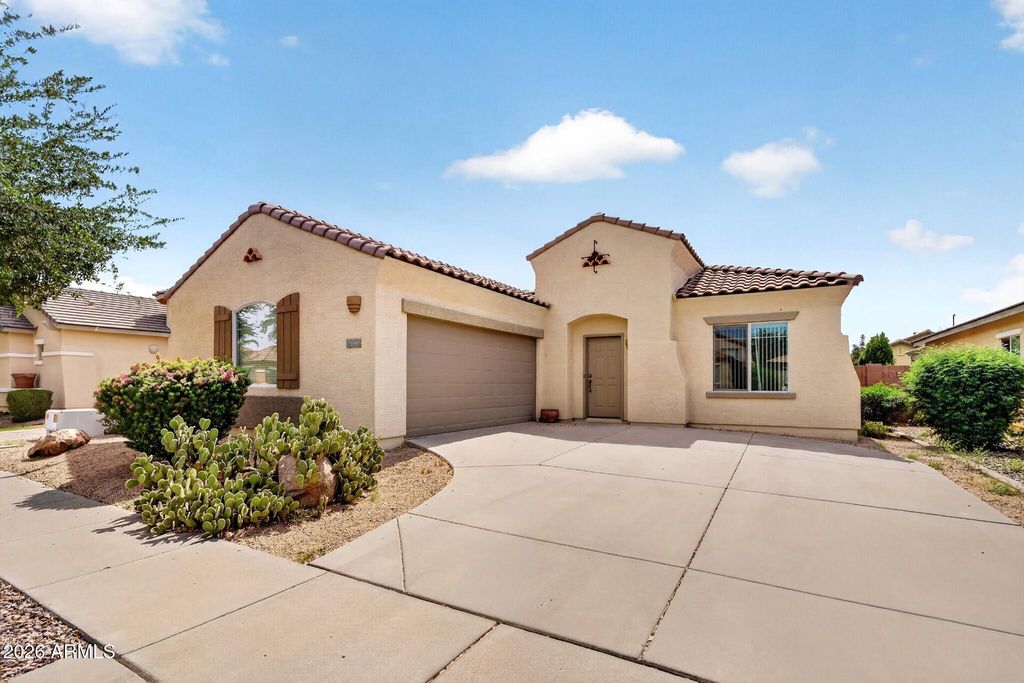 879 E Bellerive Place, Chandler, AZ 85249 — exterior