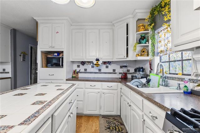 1018 S West Street, Harlingen, TX 78550