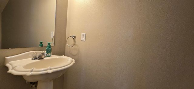 13115 Ridgewood Knoll Lane, Houston, TX 77047