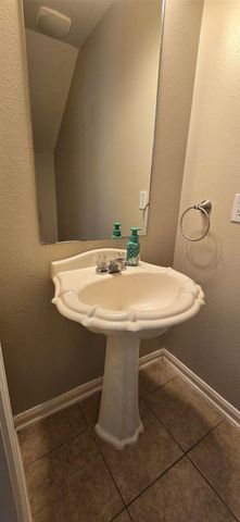13115 Ridgewood Knoll Lane, Houston, TX 77047
