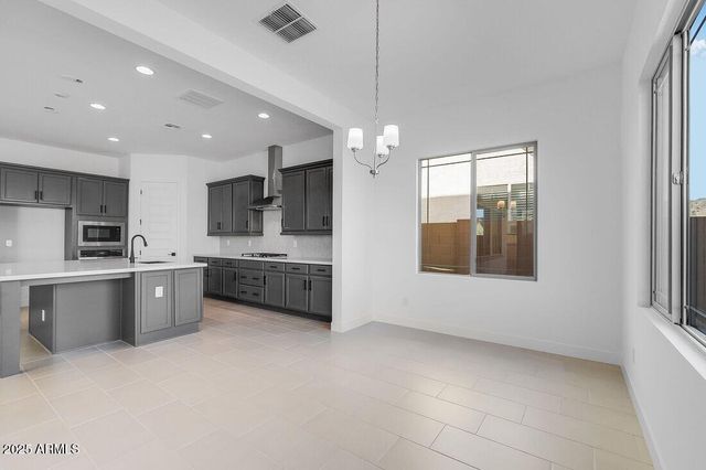 7670 W CRABAPPLE Drive, Peoria, AZ 85383