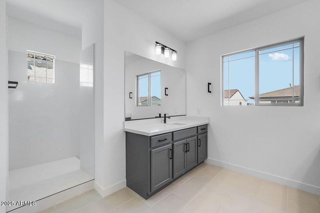 7670 W CRABAPPLE Drive, Peoria, AZ 85383