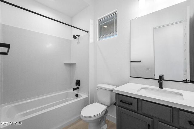 7670 W CRABAPPLE Drive, Peoria, AZ 85383