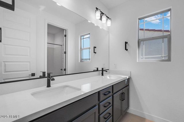 7670 W CRABAPPLE Drive, Peoria, AZ 85383