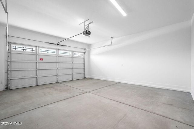 7670 W CRABAPPLE Drive, Peoria, AZ 85383