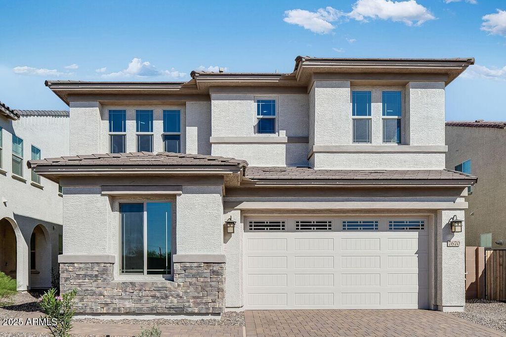 7670 W CRABAPPLE Drive, Peoria, AZ 85383