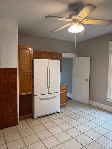 906 N Kansas Expressway, Springfield, MO 65802