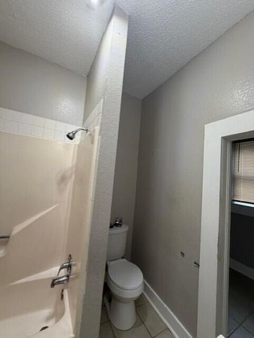 906 N Kansas Expressway, Springfield, MO 65802