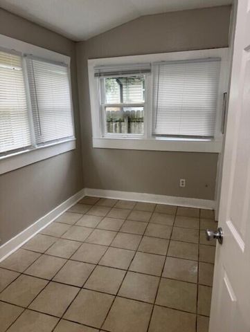 906 N Kansas Expressway, Springfield, MO 65802