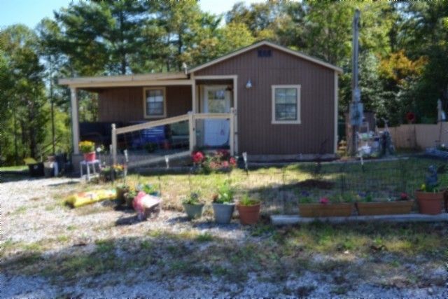 688 Boone Ridge Rd, Jamestown, TN 38556